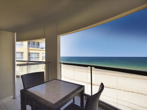 Oaks Glenelg Plaza Pier Suites - Accommodation 4U 4