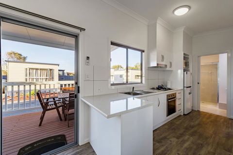 Discovery Parks - Adelaide Beachfront - Accommodation 4U 4