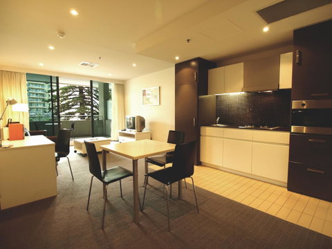 Oaks Glenelg Liberty Suites - Accommodation 4U 27