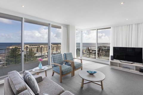 Oaks Glenelg Liberty Suites - Accommodation 4U 36