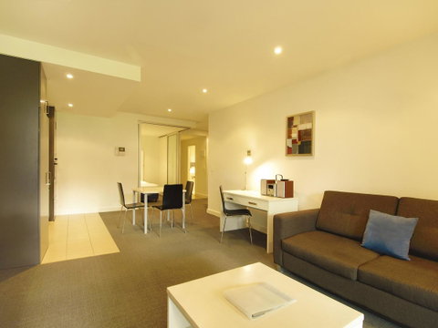Oaks Glenelg Liberty Suites - Accommodation 4U 22