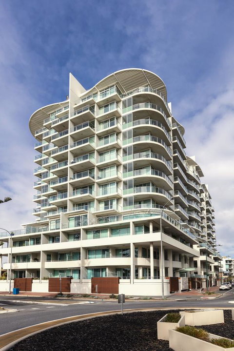 Oaks Glenelg Liberty Suites - Accommodation 4U 1