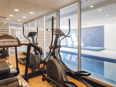 Oaks Glenelg Liberty Suites - Accommodation 4U 6