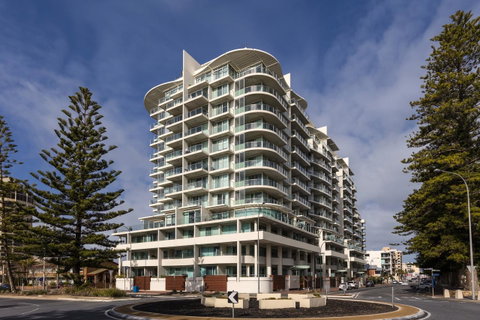 Oaks Glenelg Liberty Suites - Accommodation 4U 0