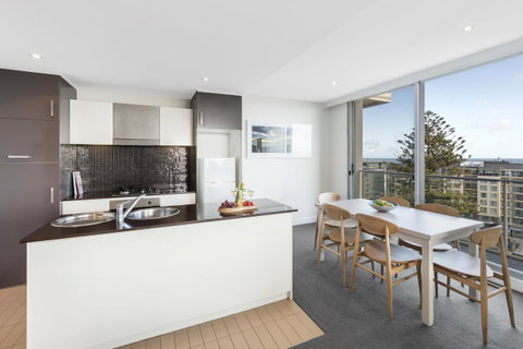 Oaks Glenelg Liberty Suites - Accommodation 4U 35