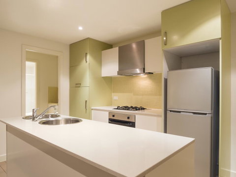Oaks Glenelg Liberty Suites - Accommodation 4U 21