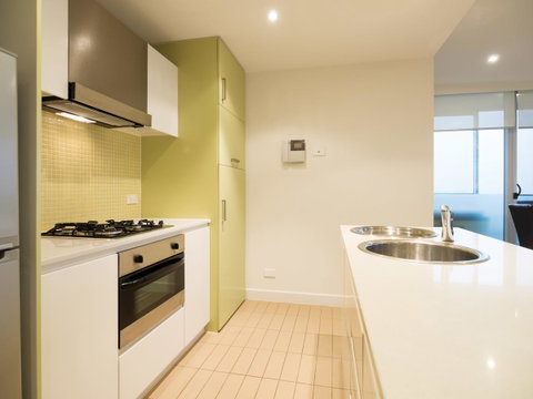 Oaks Glenelg Liberty Suites - Accommodation 4U 19