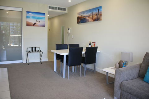 Beachside Luxury Getaway In Glenelg - Accommodation 4U 5