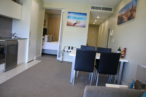 Beachside Luxury Getaway In Glenelg - Accommodation 4U 1