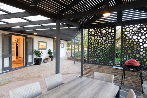 The Other House - Accommodation 4U 13