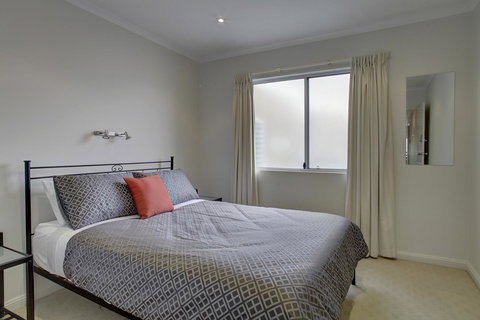 Tasman Beachside Apartment - Accommodation 4U 8