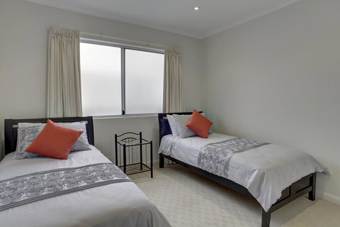 Tasman Beachside Apartment - Accommodation 4U 9