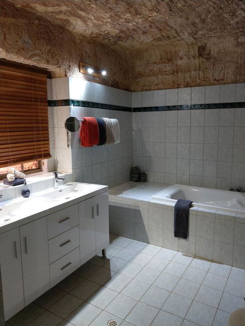 Zen Underground B&B - Accommodation 4U 3