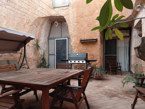 Zen Underground B&B - Accommodation 4U 5