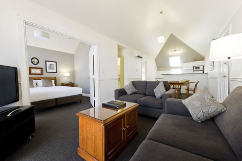 Majestic Old Lion Apartments - Accommodation 4U 5