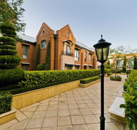 Majestic Old Lion Apartments - Accommodation 4U