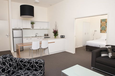 Majestic Old Lion Apartments - Accommodation 4U 2