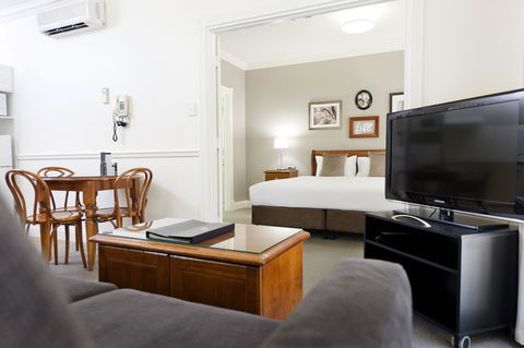 Majestic Old Lion Apartments - Accommodation 4U 10