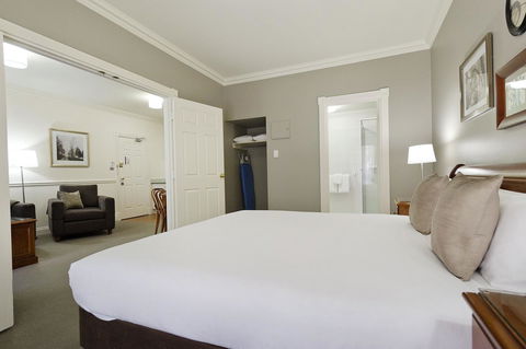 Majestic Old Lion Apartments - Accommodation 4U 8