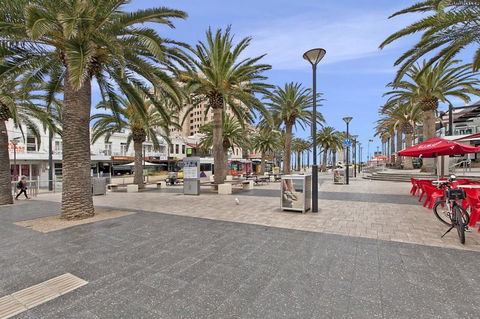 Glenelg Seaside Apartment - Accommodation 4U 8