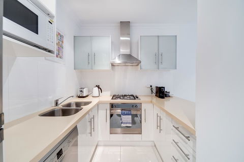 York Apartments On Grenfell - Accommodation 4U 3