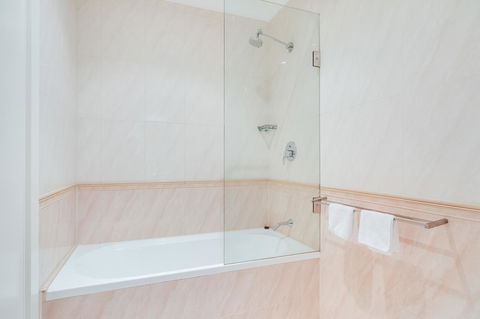 York Apartments On Grenfell - Accommodation 4U 14