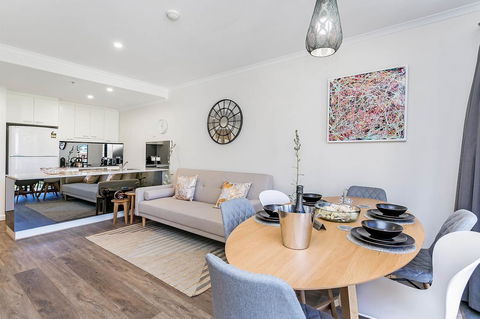 Heart Of Glenelg BnB - Accommodation 4U 9