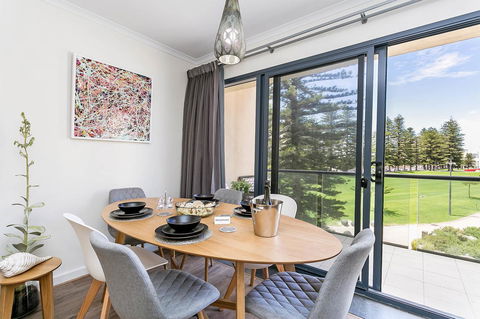 Heart Of Glenelg BnB - Accommodation 4U 11