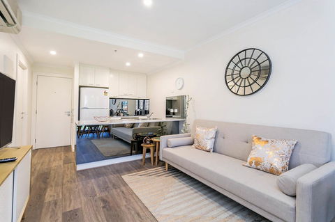 Heart Of Glenelg BnB - Accommodation 4U 7