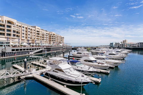 Heart Of Glenelg BnB - Accommodation 4U 22