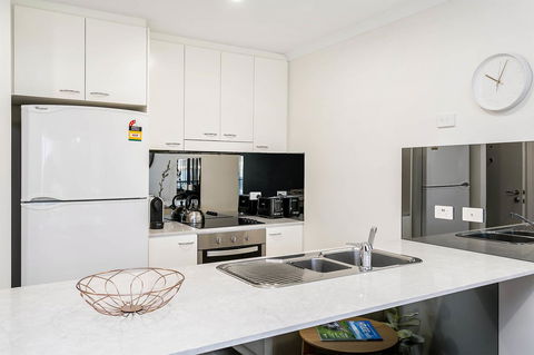 Heart Of Glenelg BnB - Accommodation 4U 6