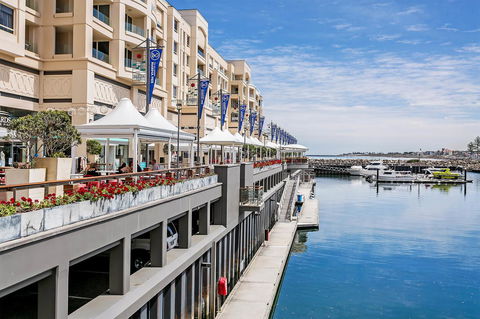 Heart Of Glenelg BnB - Accommodation 4U 21