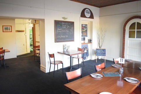 Commercial Hotel Morgan - Accommodation 4U 5