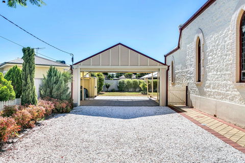 \'THE CHURCH\' Guest Home, Gawler Barossa Region - Accommodation 4U 11