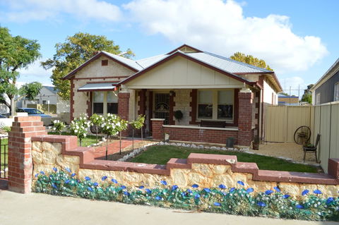 Two Cow Cottage Bed & Breakfast - Accommodation 4U 15