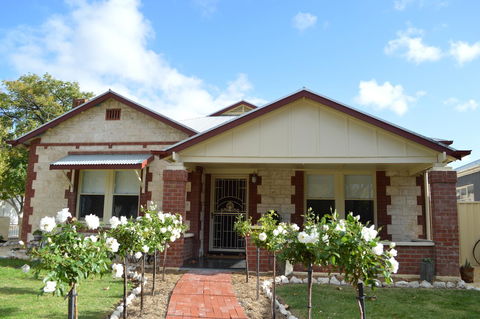 Two Cow Cottage Bed & Breakfast - Accommodation 4U 1