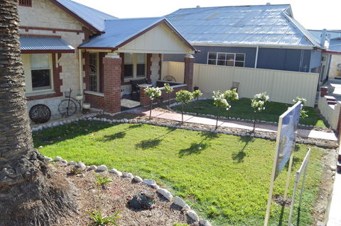 Two Cow Cottage Bed & Breakfast - Accommodation 4U 18