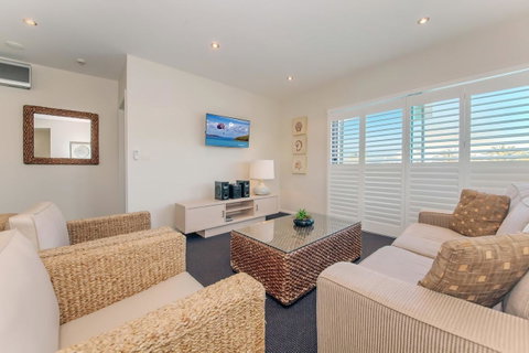 Pacific Blue 278-265 Sandy Pt Rd- Dual Key Access, Wifi, Linen And Air Conditioning - Accommodation 4U 4