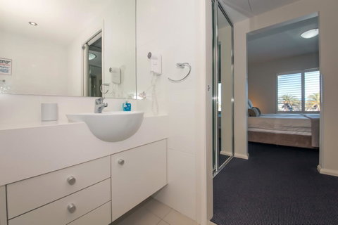 Pacific Blue 278-265 Sandy Pt Rd- Dual Key Access, Wifi, Linen And Air Conditioning - Accommodation 4U 12