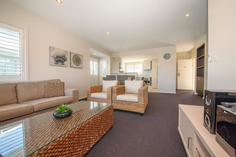 Pacific Blue 278-265 Sandy Pt Rd- Dual Key Access, Wifi, Linen And Air Conditioning - Accommodation 4U 5