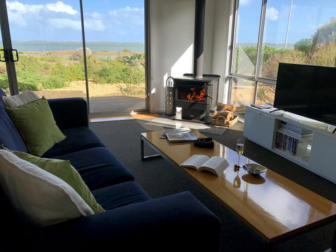 Coorong Waterfront Retreat - Accommodation 4U 8