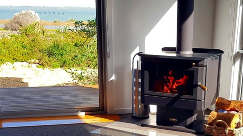 Coorong Waterfront Retreat - Accommodation 4U 1