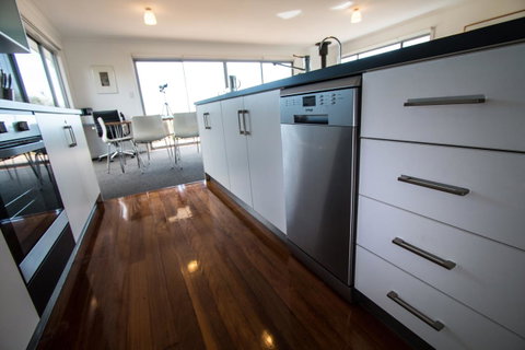 Coorong Waterfront Retreat - Accommodation 4U 10