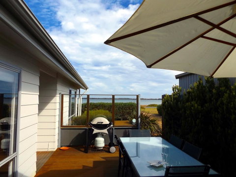 Coorong Waterfront Retreat - Accommodation 4U 17