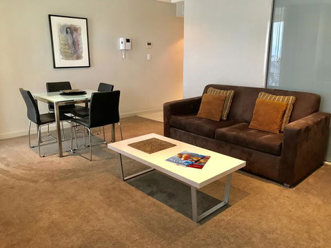Adelaide DressCircle Apartments - North Terrace - Accommodation 4U 10