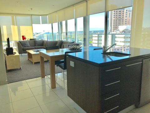 Adelaide DressCircle Apartments - North Terrace - Accommodation 4U 3