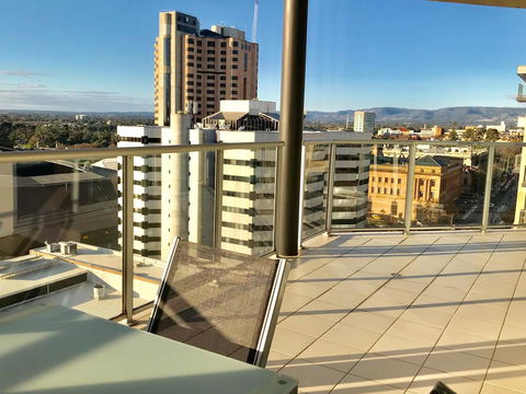 Adelaide DressCircle Apartments - North Terrace - Accommodation 4U 4