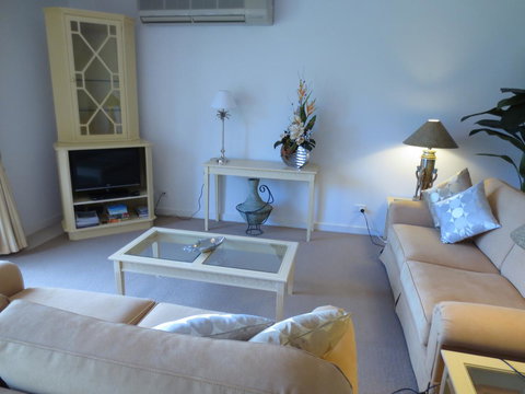 Lights Landing Apartments - Accommodation 4U 6