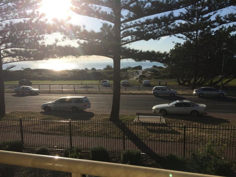 Adelaide - Semaphore Beach Front - Accommodation 4U 8