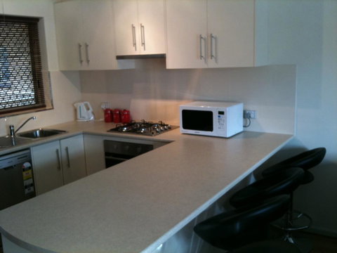 Adelaide - Semaphore Beach Front - Accommodation 4U 11